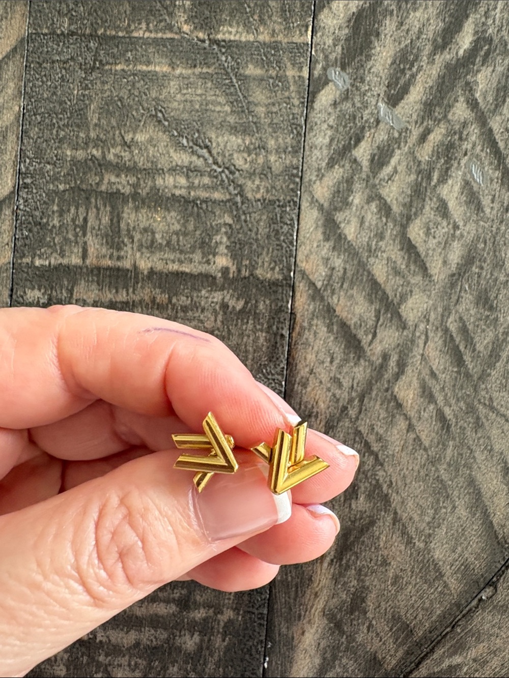 Louis Vuitton Go-14 Stud Earrings - Picture 1 of 5